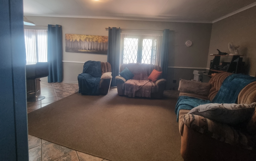 6 Bedroom Property for Sale in Heiderand Western Cape